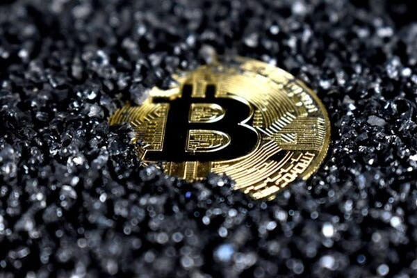 Exploring the Risks and Rewards of Cryptocurrency Investment
